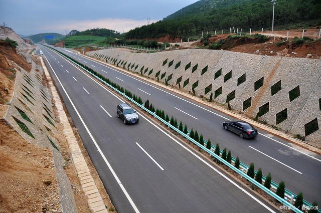 工地报告 | 湖北再添W380 CR 助力绿色低碳公路建设