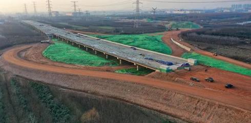 变废为宝！600多万吨建筑垃圾铺筑高速公路